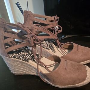 Women's Tan Wedge Sandals